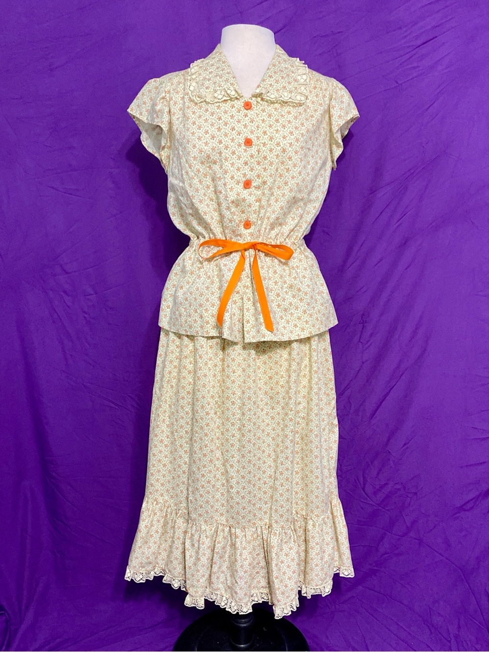 Vintage 1970s Handmade Cream/Orange/Teal Floral Prairie Skirt Set. Size M/L.